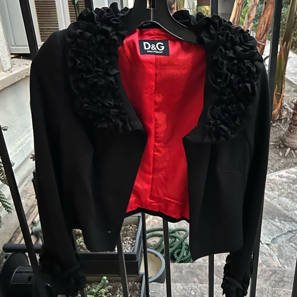 SOLD D&G Dolce & Gabbana cropped jacket size 38 small
